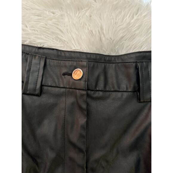 SHEIN Women’s Faux Leather Shorts Black Size M 8-10 pleated - Picture 3 of 3